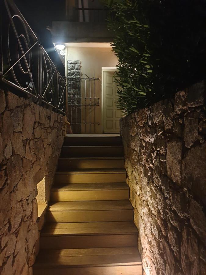 Villa Athena Л'Иль-Рус Экстерьер фото